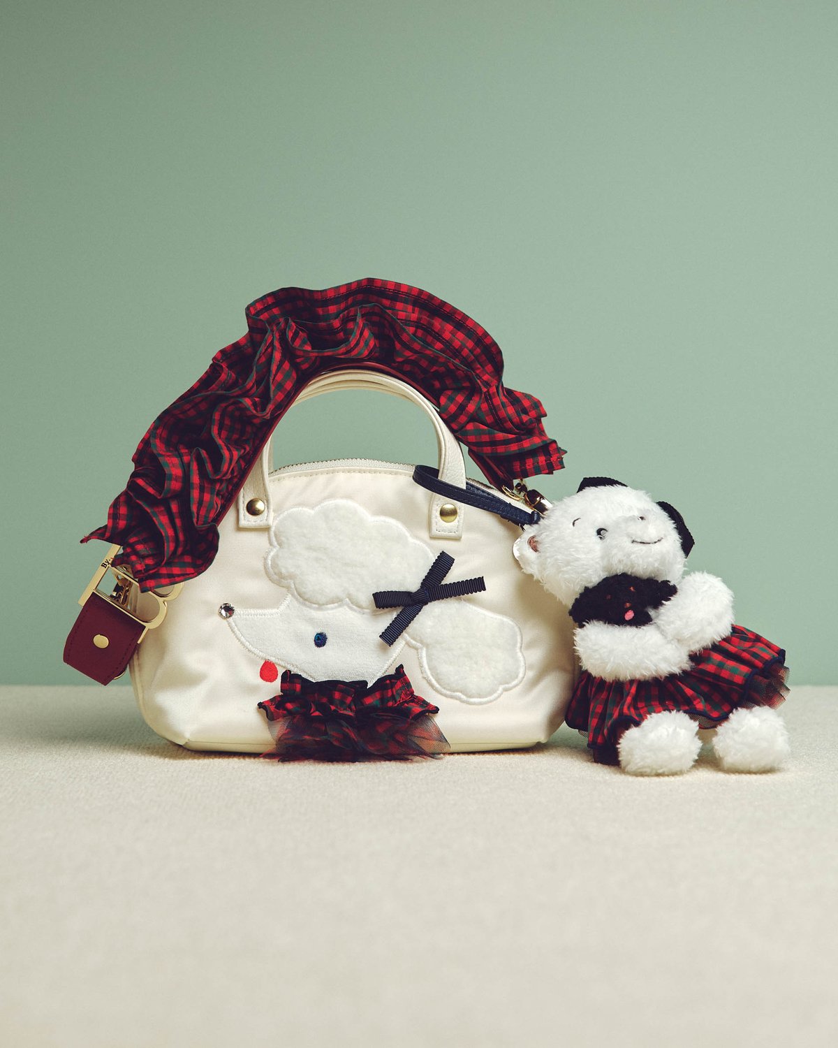 Bibiy.」がファミリアと初コラボ ファミリアチェックのチュールや