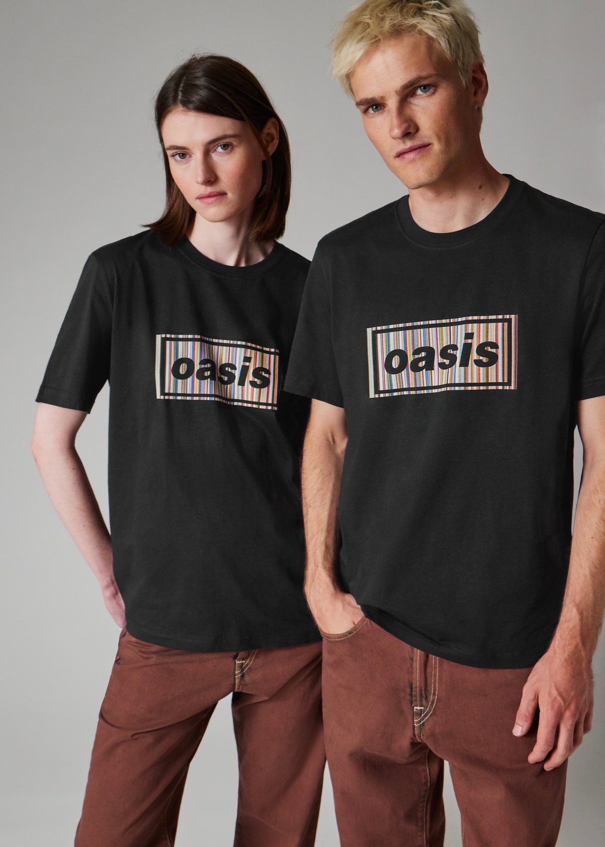 ポール・スミスがオアシスとコラボ、90年代のファッションから着想した