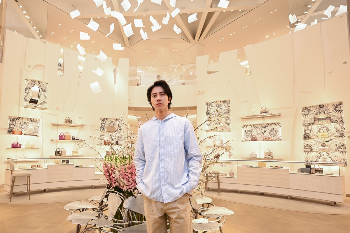 山下智久と訪れるパリ 「ディオール」本店で見つける特別なギフト