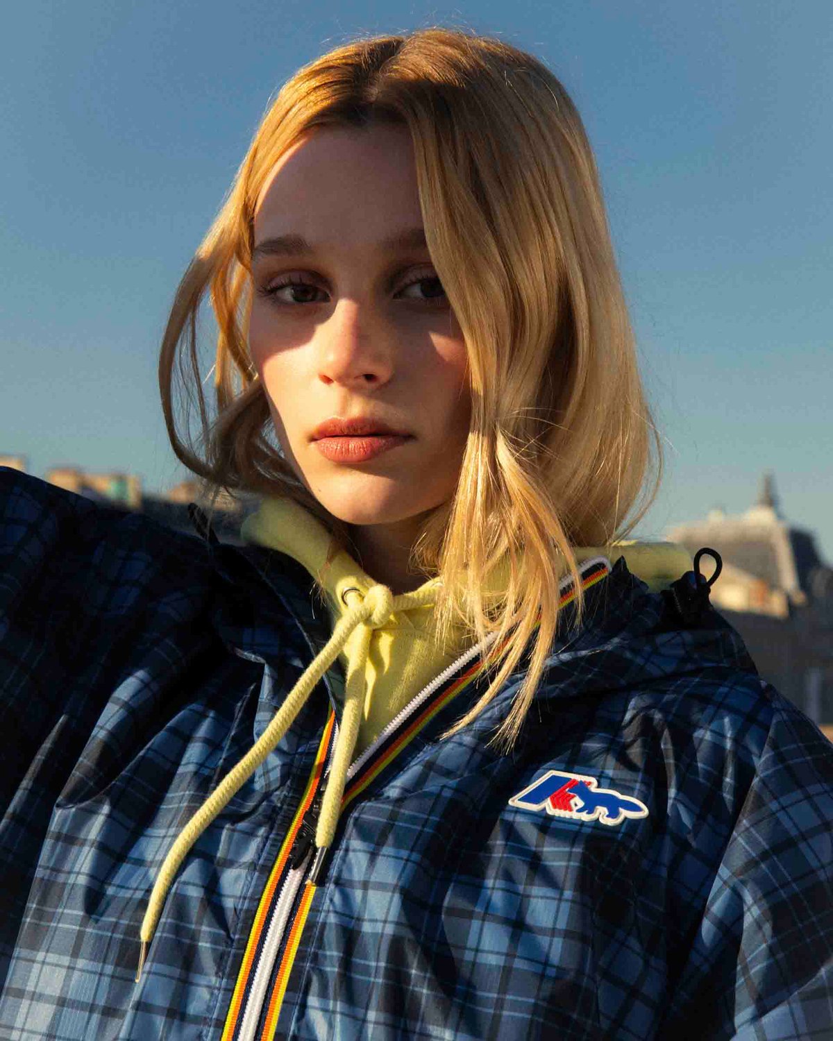 メゾン キツネとケーウェイがコラボ、新デザインのロゴマークを