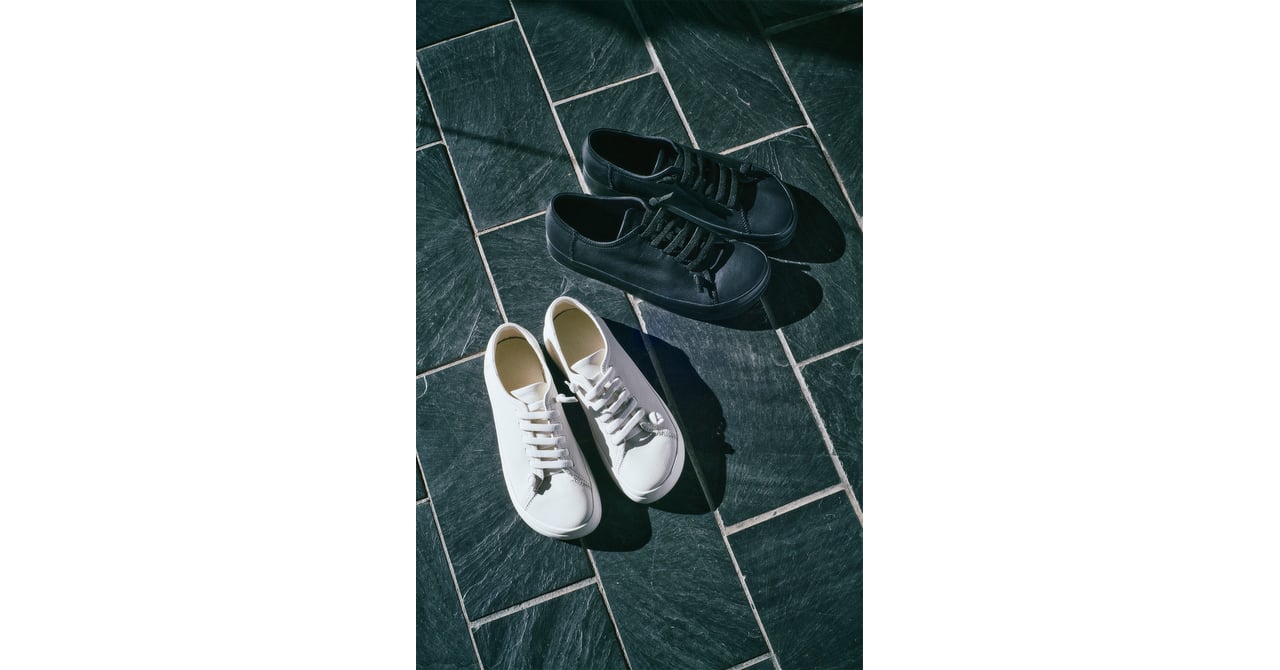 無印良品「MUJI Labo」がカンペールと共同開発したスニーカーを発売