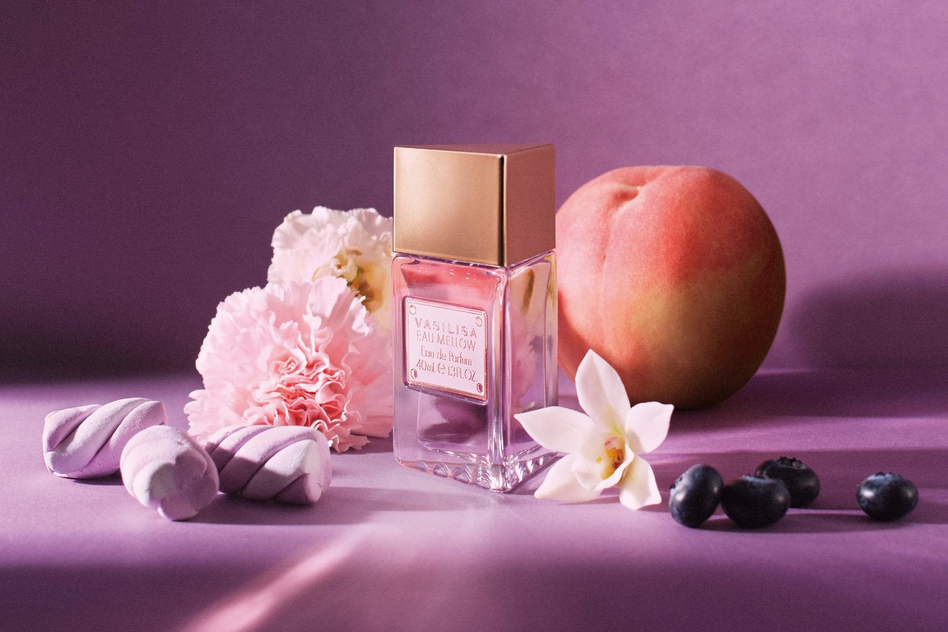 LE SSERAFIM HONG EUNCHAEがVASILISA「オー メロウ」をまとう 甘さと強