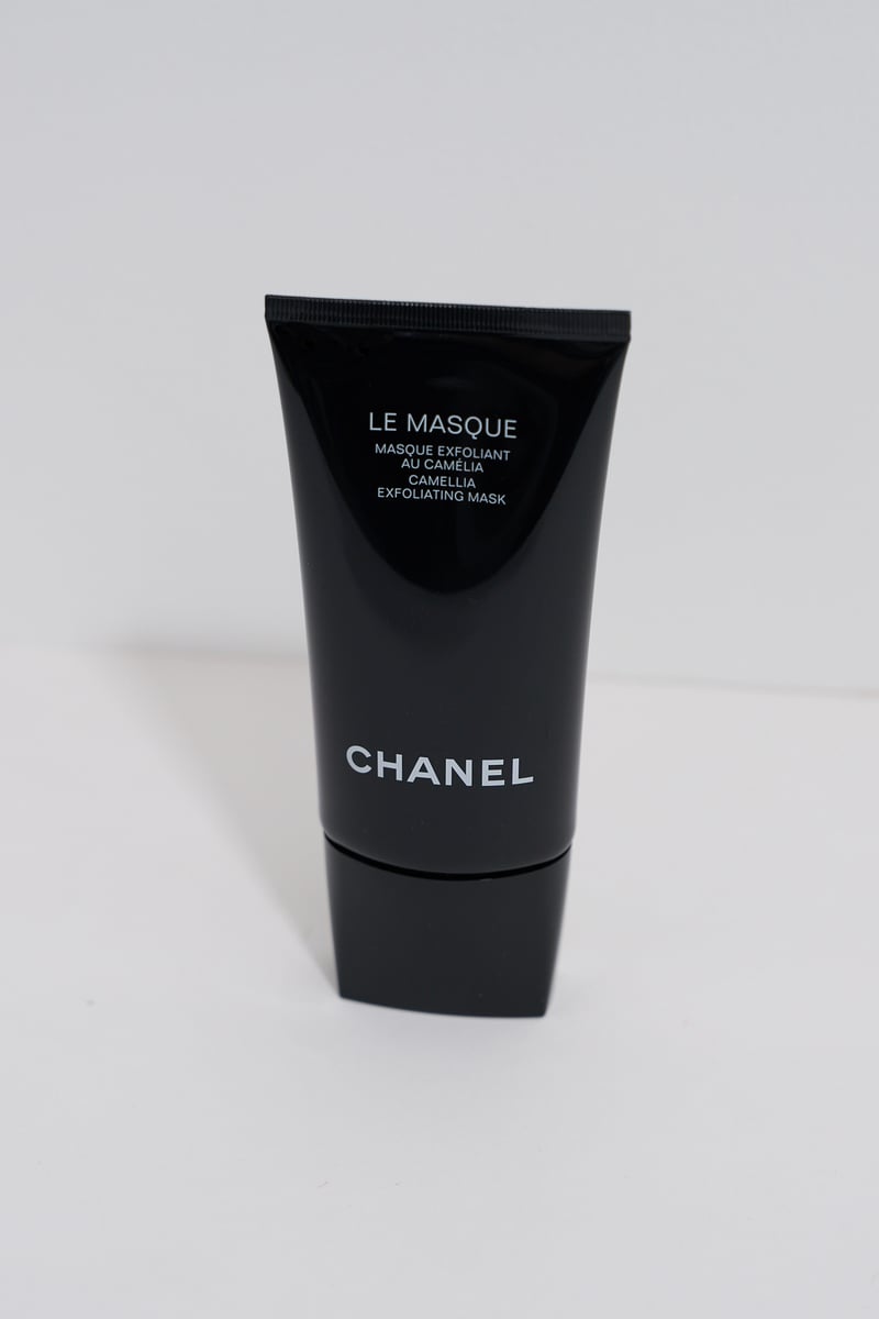 シャネルが“5分間の角質ケア”を提案 フェイスマスクとスクラブの2in1