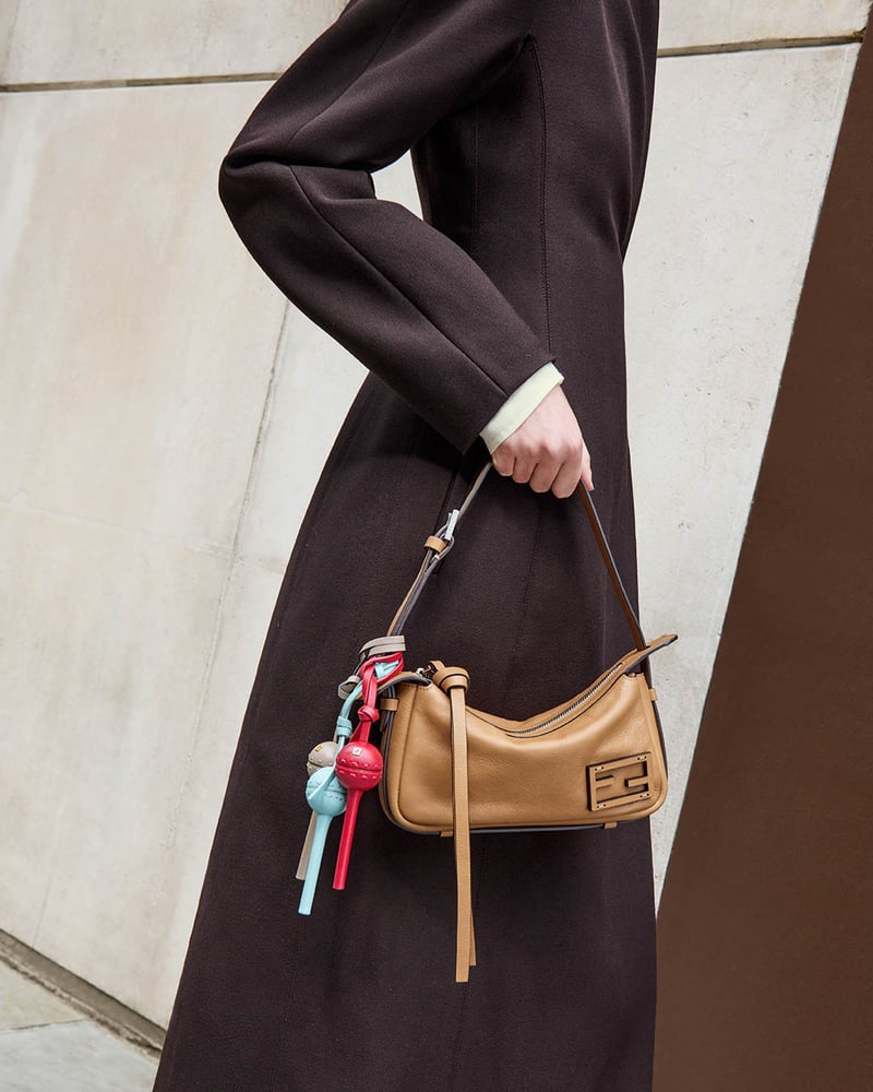 フェンディ × チュッパチャプス レザー素材のロリポップホルダーを発売