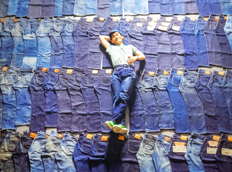 博物館級”ヴィンテージジーンズが勢揃い、草彅剛が所有するデニムの
