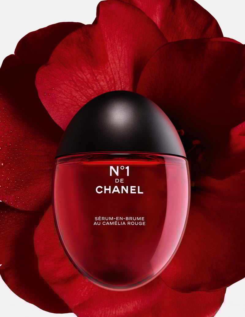 N°1 ドゥ シャネル」の美容液ミストがリニューアル 真赤なしずく型ボトルに
