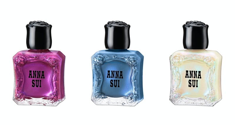 アナ スイ」のネイルカラーに限定色が登場 クリアボトルで10色を展開