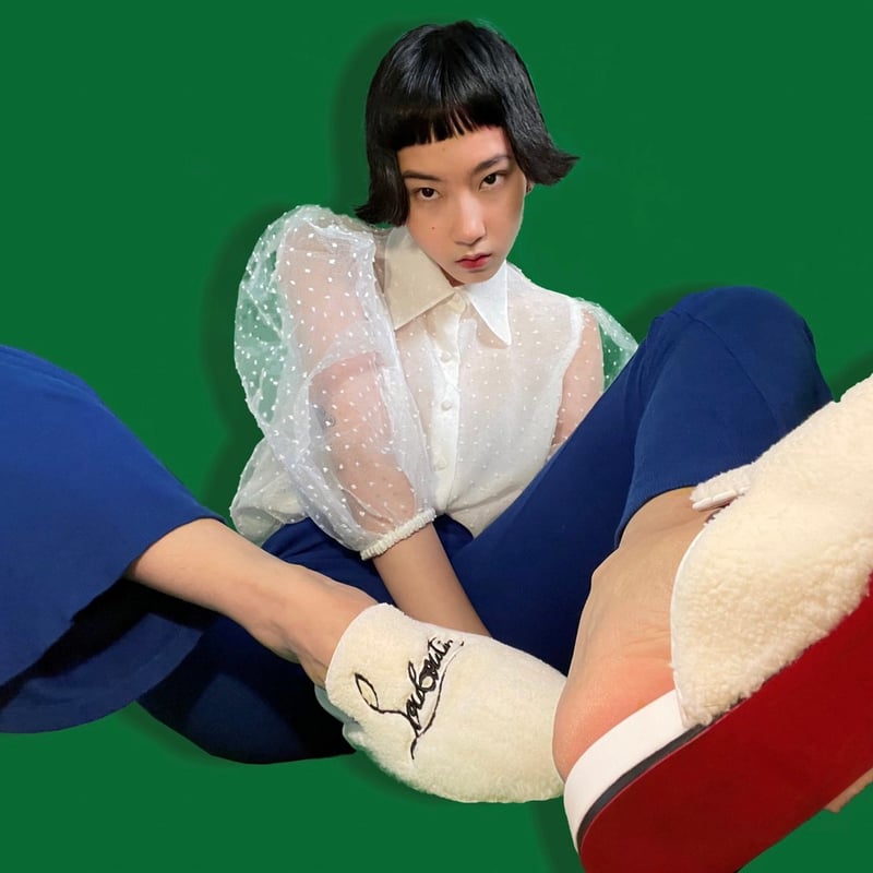 クリスチャン ルブタン初となる屋内屋外兼用スリッパを発売、インフル