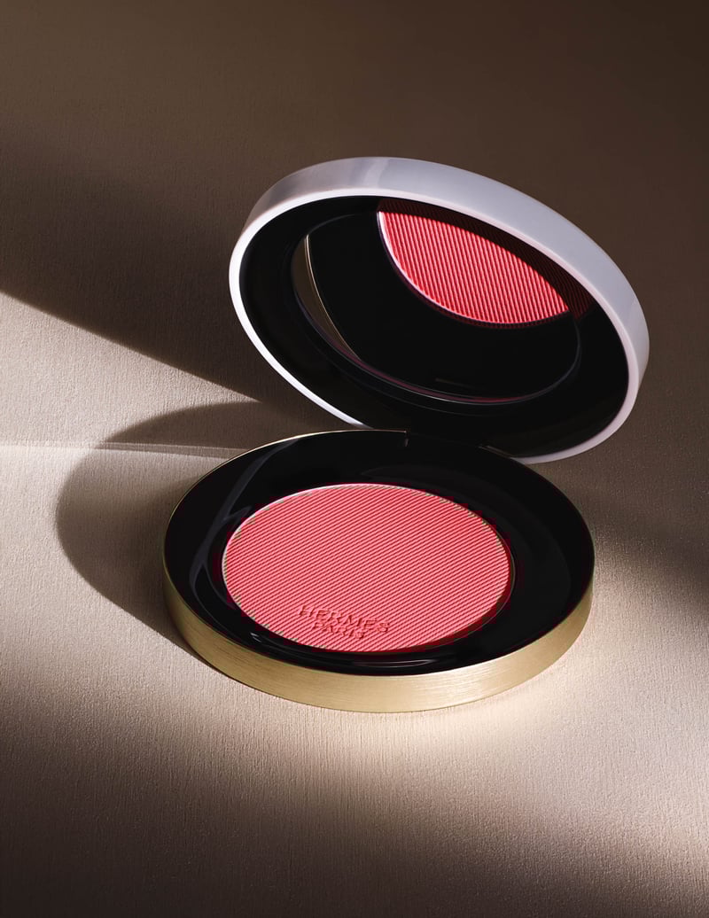 エルメスからチークが初登場、ピンクがメインの全8色をラインナップ