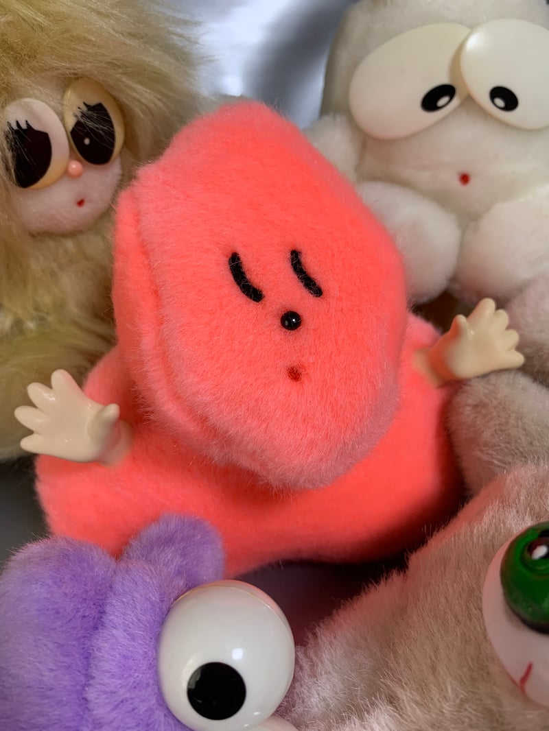 片岡メリヤスによる新作個展「eyes」がボイルドで開催、約50点の立体