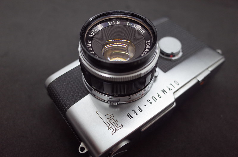 やっぱりFの花文字が愛しくなり、初代pen Fもお迎えです(^^;)ハハハ