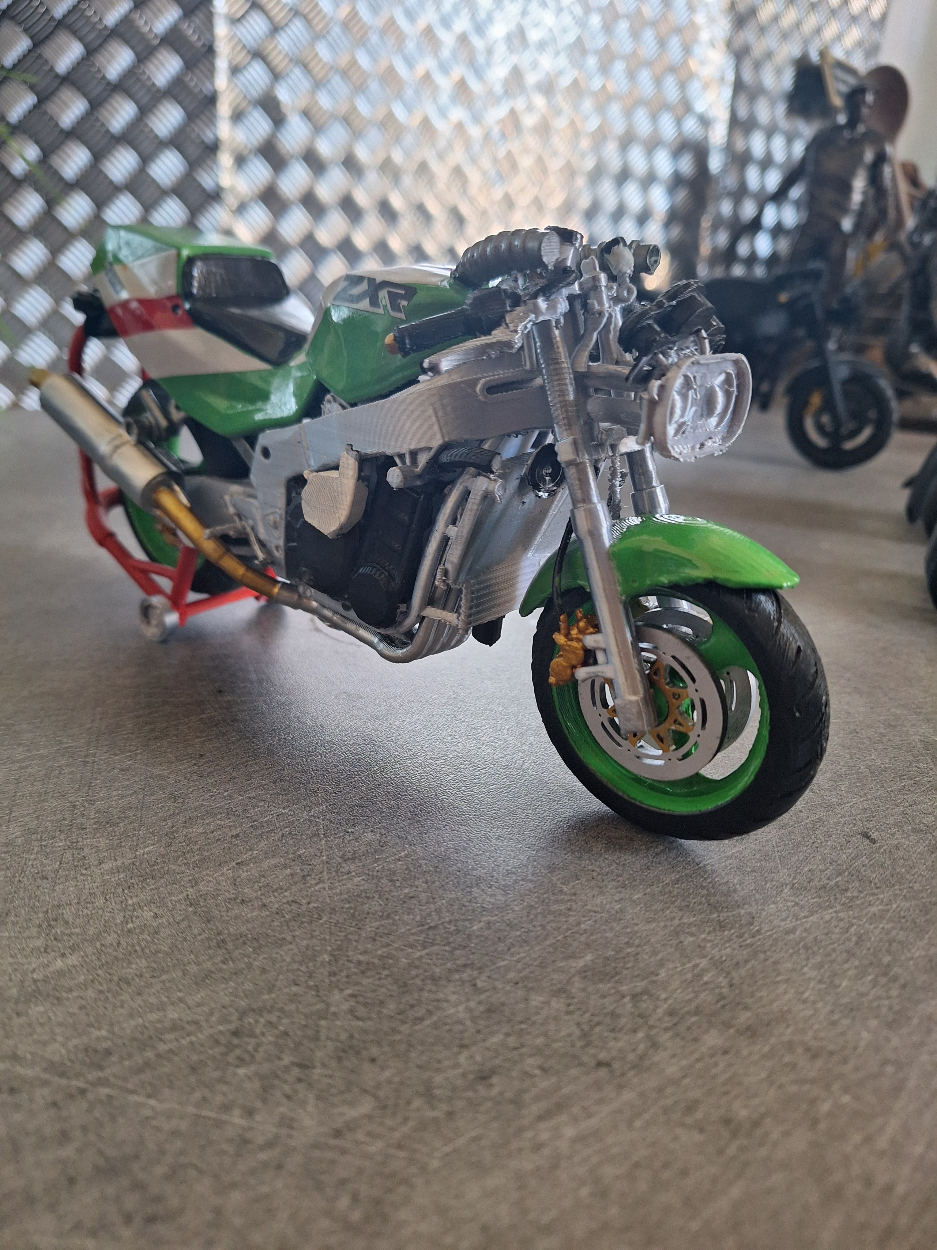 🏍️ kawasaki zxr 750 stinger 3d print・ STL File for 3D printing