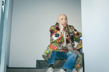 2ページ目) 詩人・三代目魚武濱田成夫を二度見する人々「その顔が見