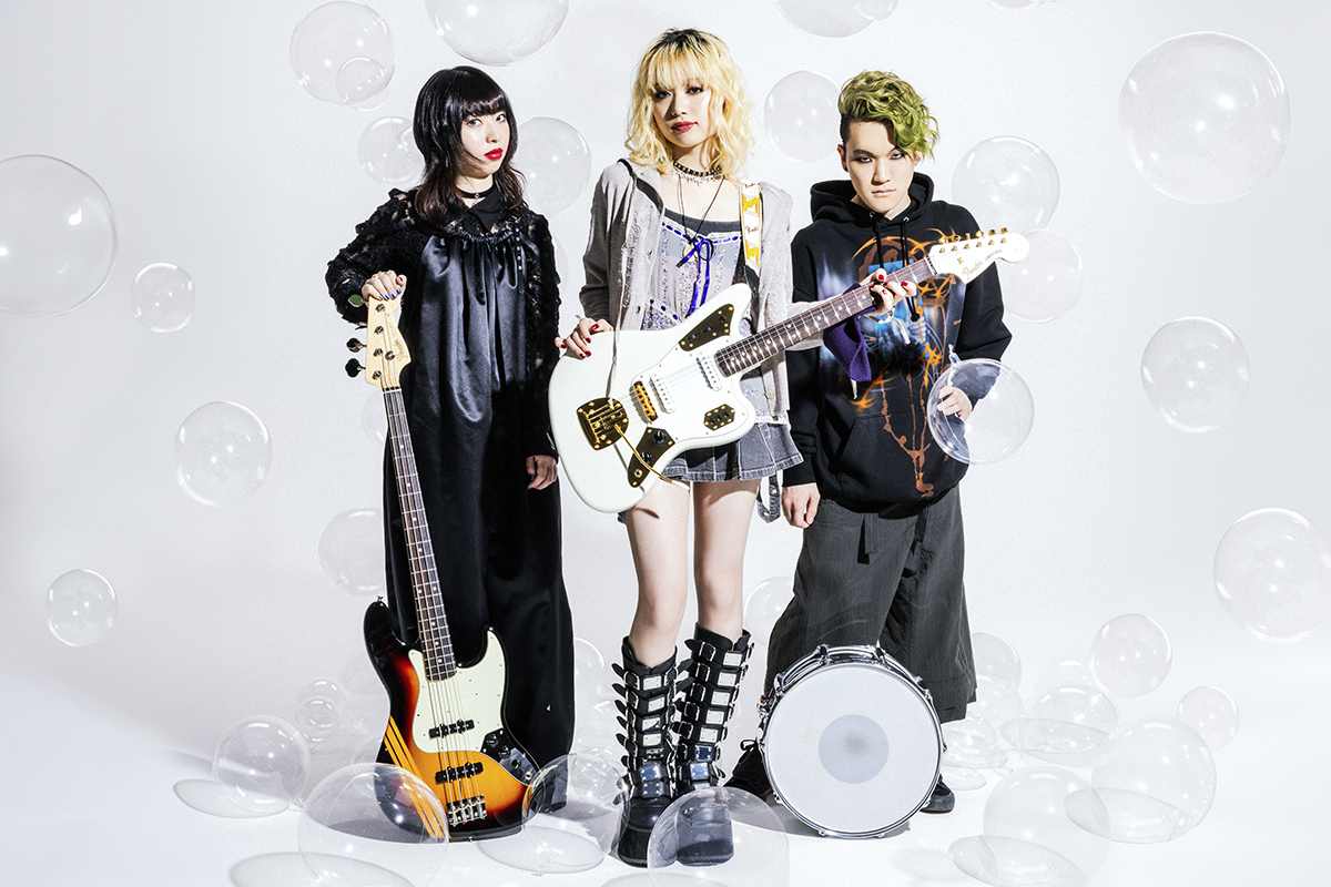 インタビュー | Cover Artist | ブランデー戦記 -前編- - FenderNews