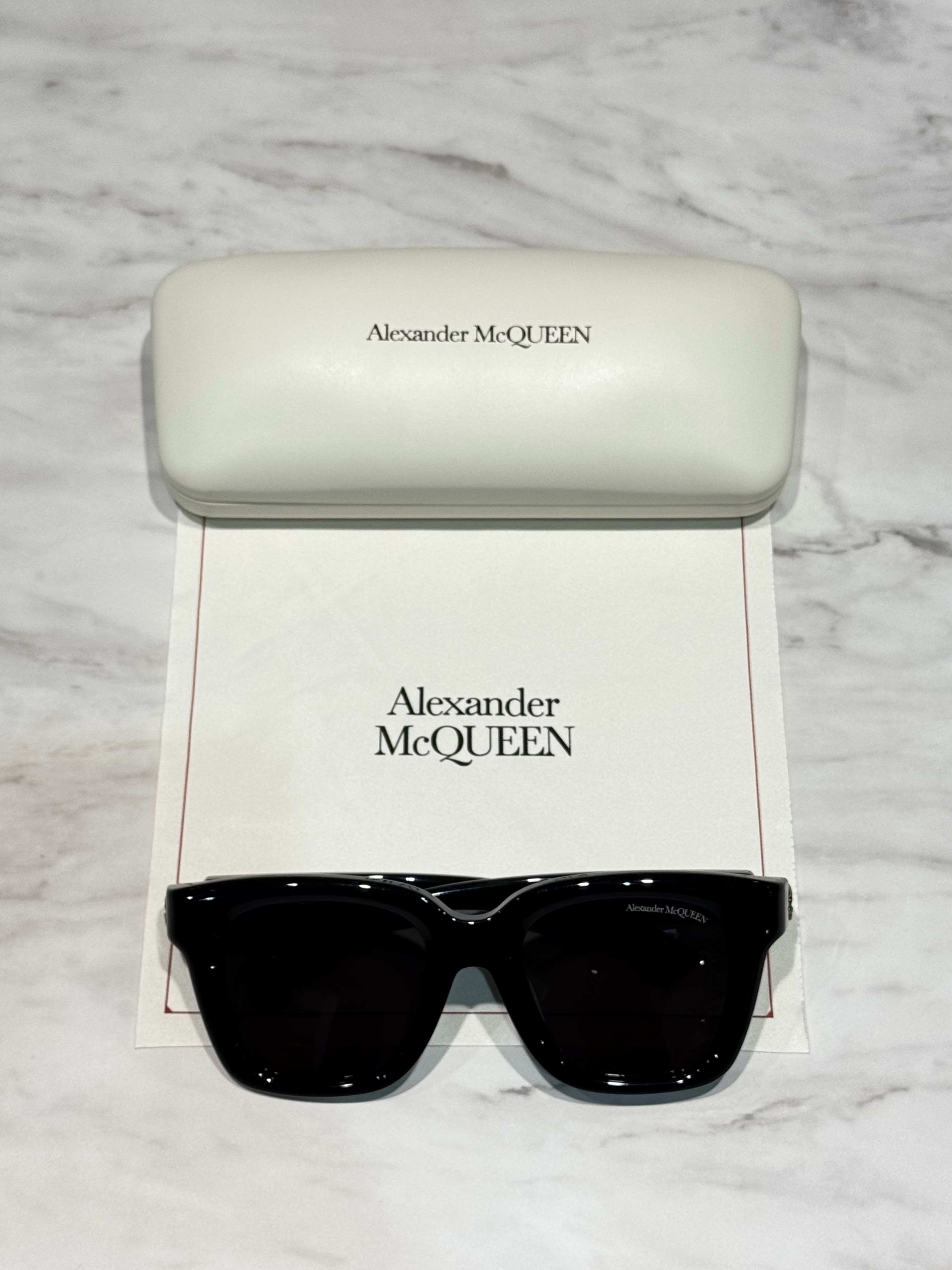 Alexander McQUEEN/Sunglasses［フルーム］ - ｜ショップニュース