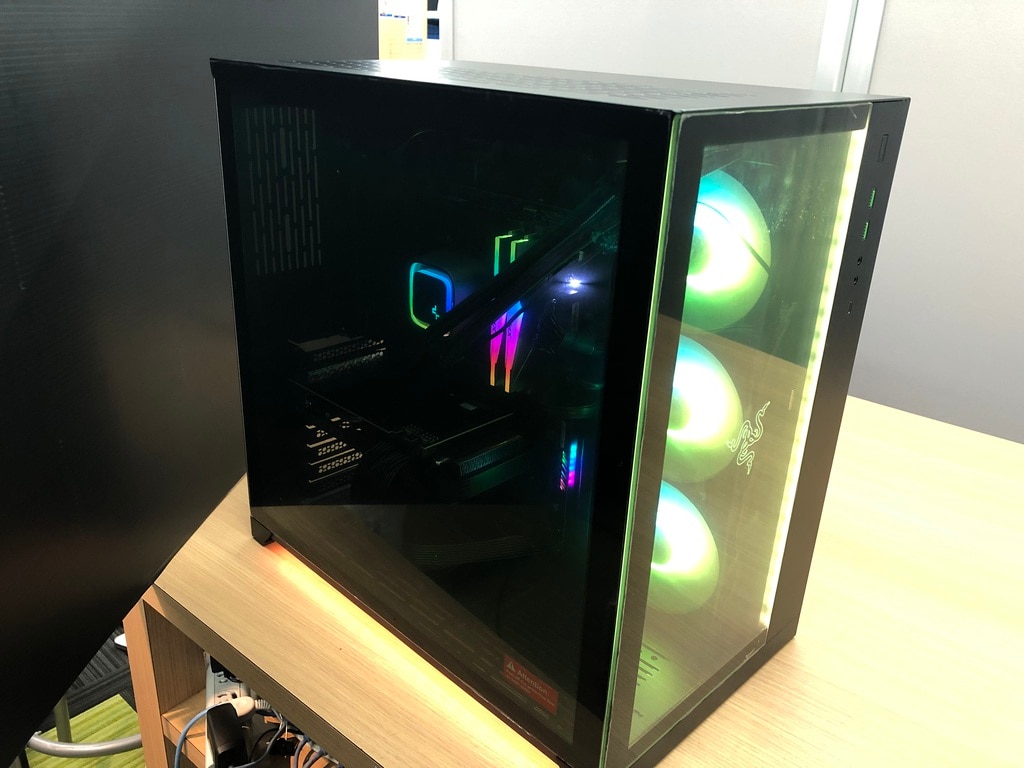光る黒基調自作PC！RAZERデバイスにピッタリなパーツ構成♪ | ドスパラ