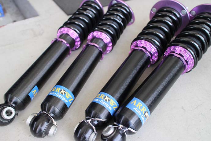 クラウン GSR182にアローズの車高調の取り付けと四輪アライメント