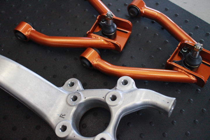 AWS210 クラウン ショーとナックル アッパーアーム交換 四輪