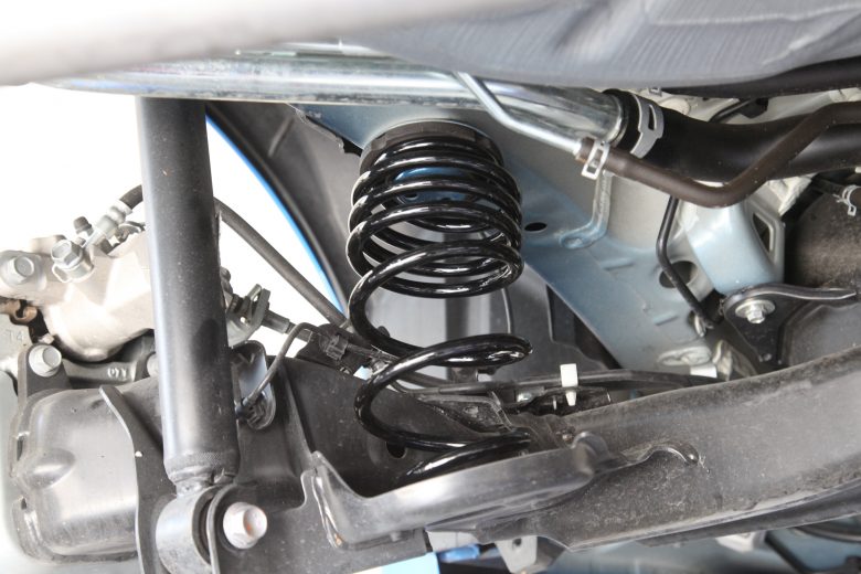 ZC33S スイフトスポーツ サスペンションプラス製uc-02ダウンサス