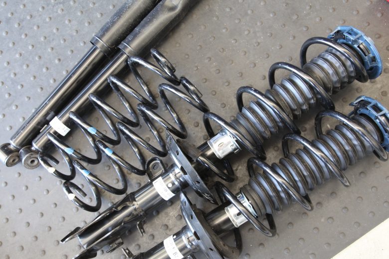 GB3 フリード 純正サスペンション交換 四輪アライメント - カー用品持