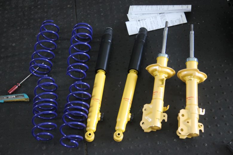 N-WGN JH3 KYBローファースポーツキット取り付けと四輪アライメント