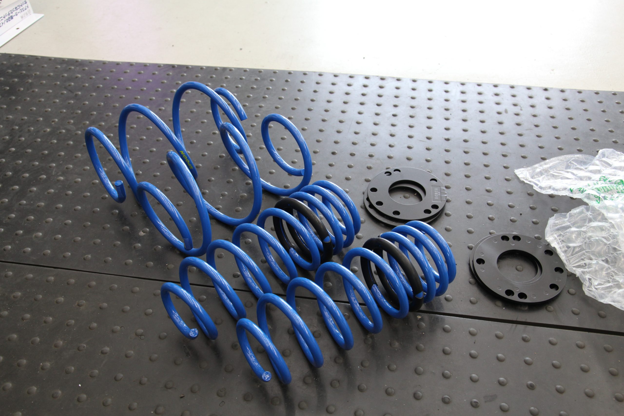 シビック FK7 SPOONスプリング交換 四輪アライメント調整 - カー用品持