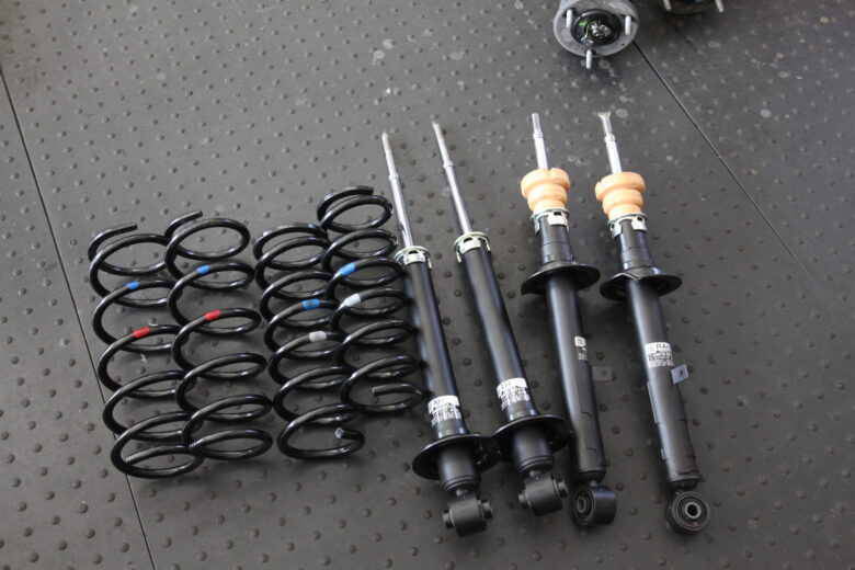 GRS200 クラウンアスリート 純正サスペンション交換 四輪アライメント