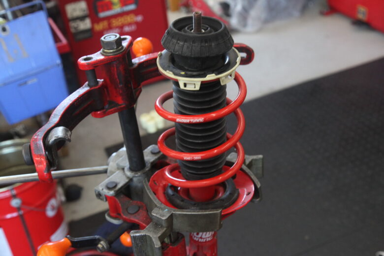 コペン LA400K サスペンション交換作業 - カー用品持込取り付け専門店