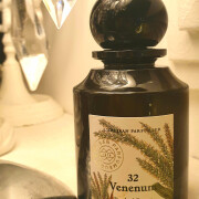 Venenum 32 L'Artisan Parfumeur 香水- 一款2016年中性香水