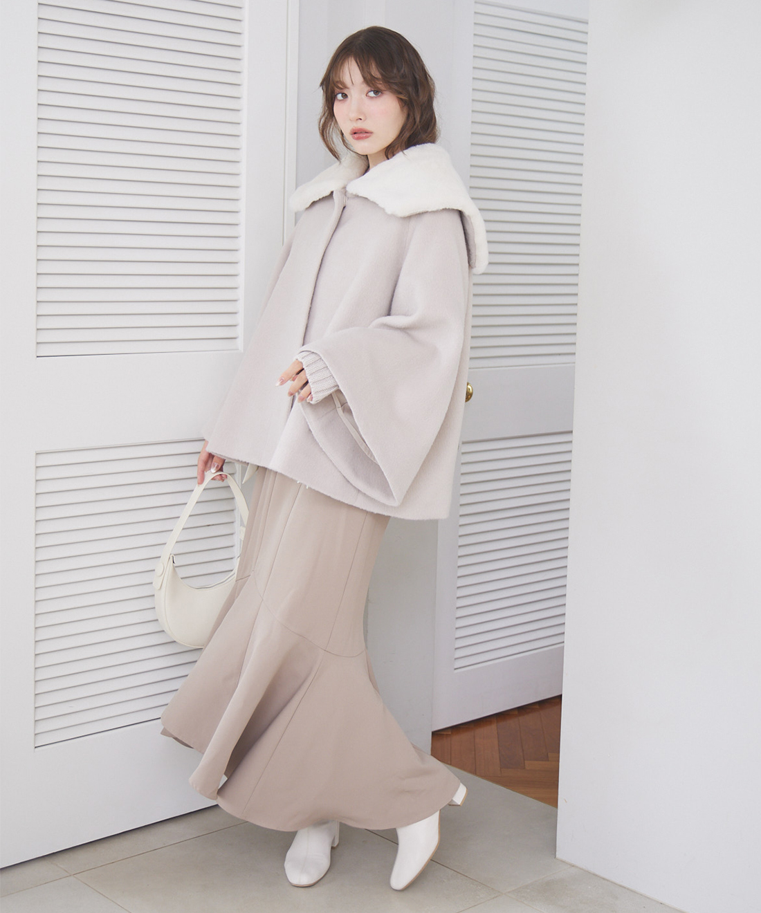 フェイクファービッグカラーケープコート｜PETAL ONLINE（ペタル