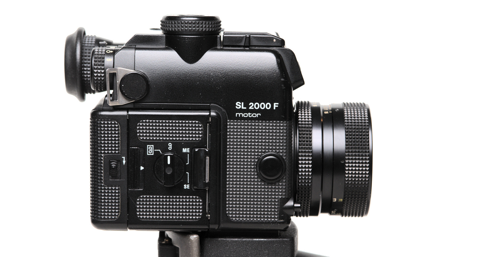 One Roll with an Impractical 35mm Camera: The Rolleiflex SL 2000 F