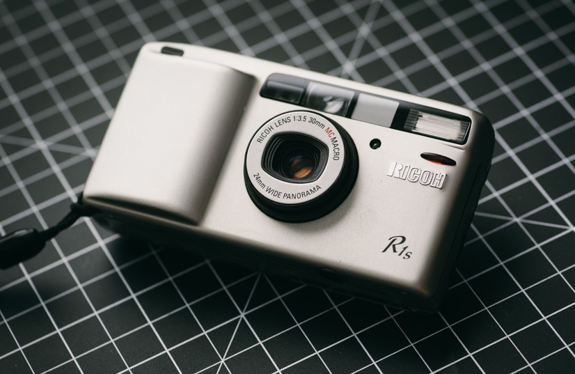Ricoh R1s – A Pocket Storyteller