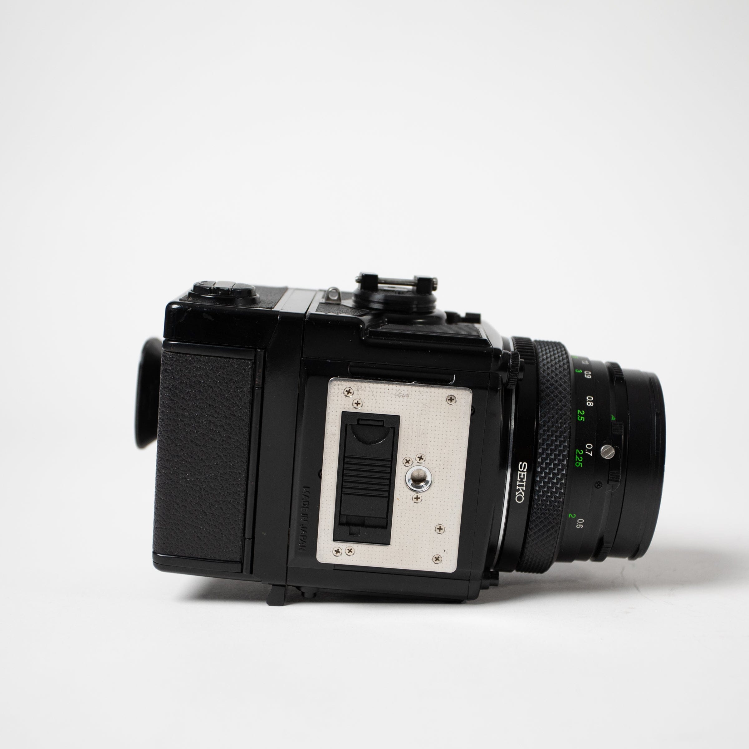 Zenza Bronica ETRSi with 75mm f/2.8 lens No. 7338302 – Film Supply