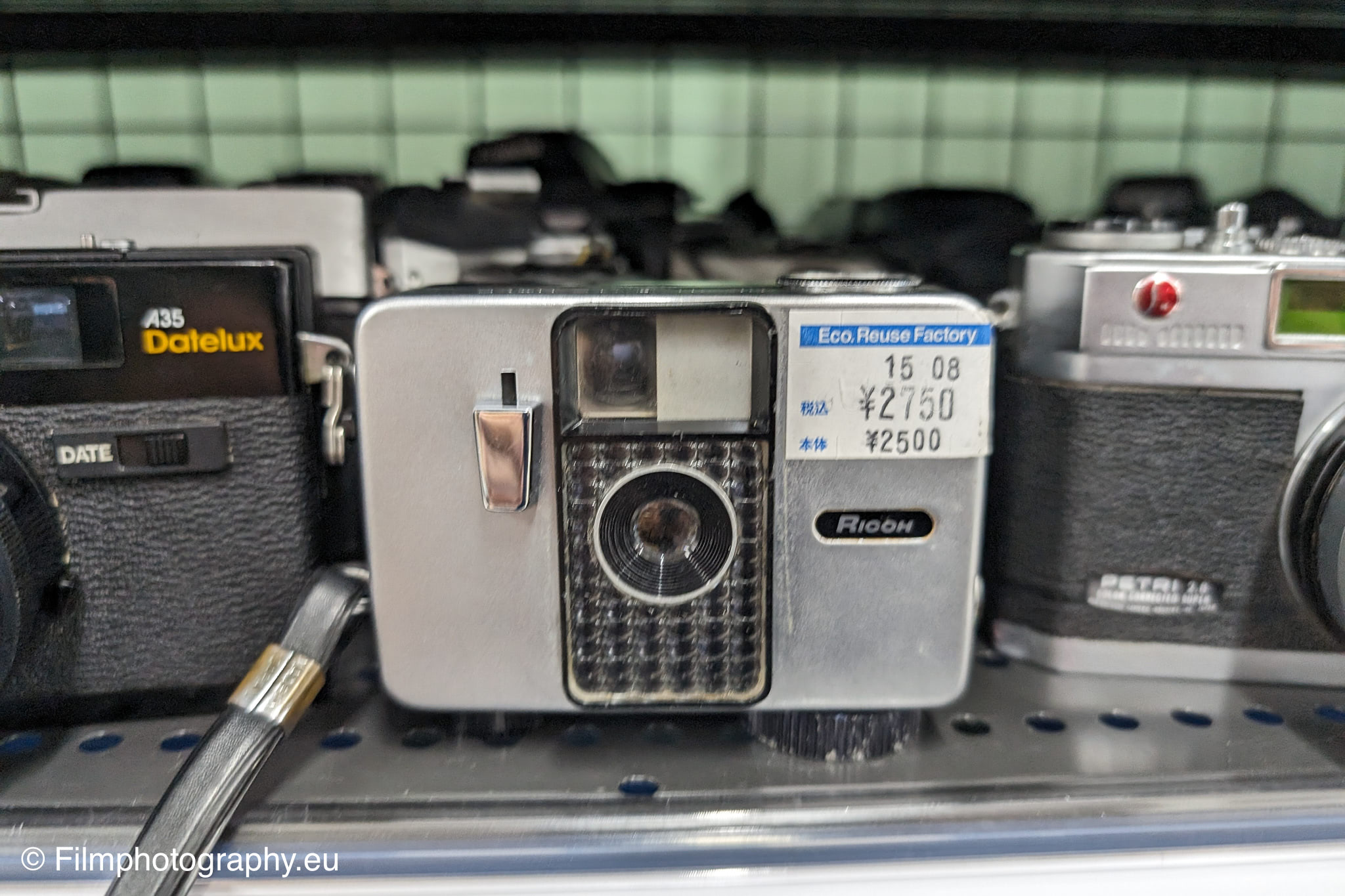 Ricoh Auto Half - Information on the Features