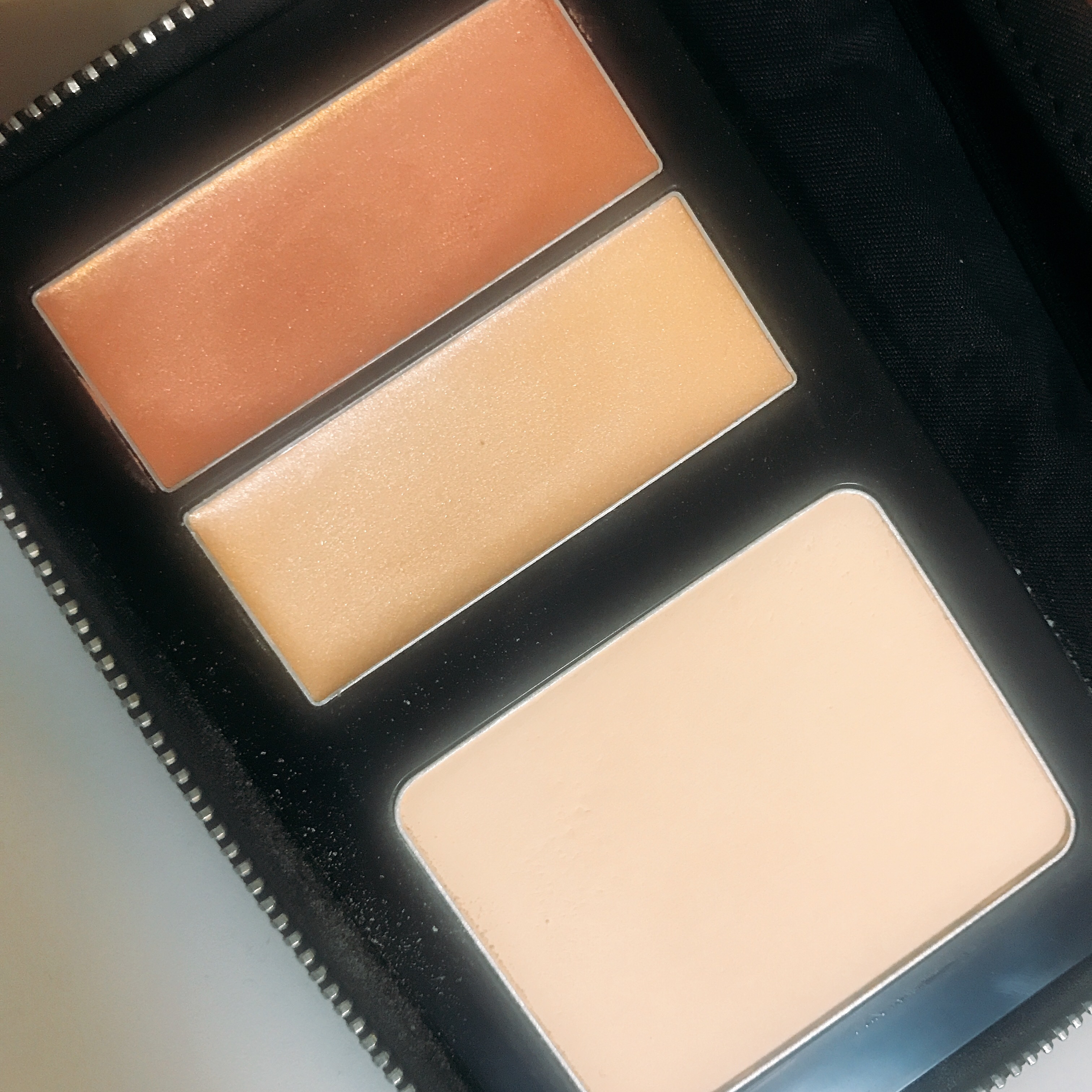 THREE / アートオブパーティーズ ベースメイクアップの公式商品情報