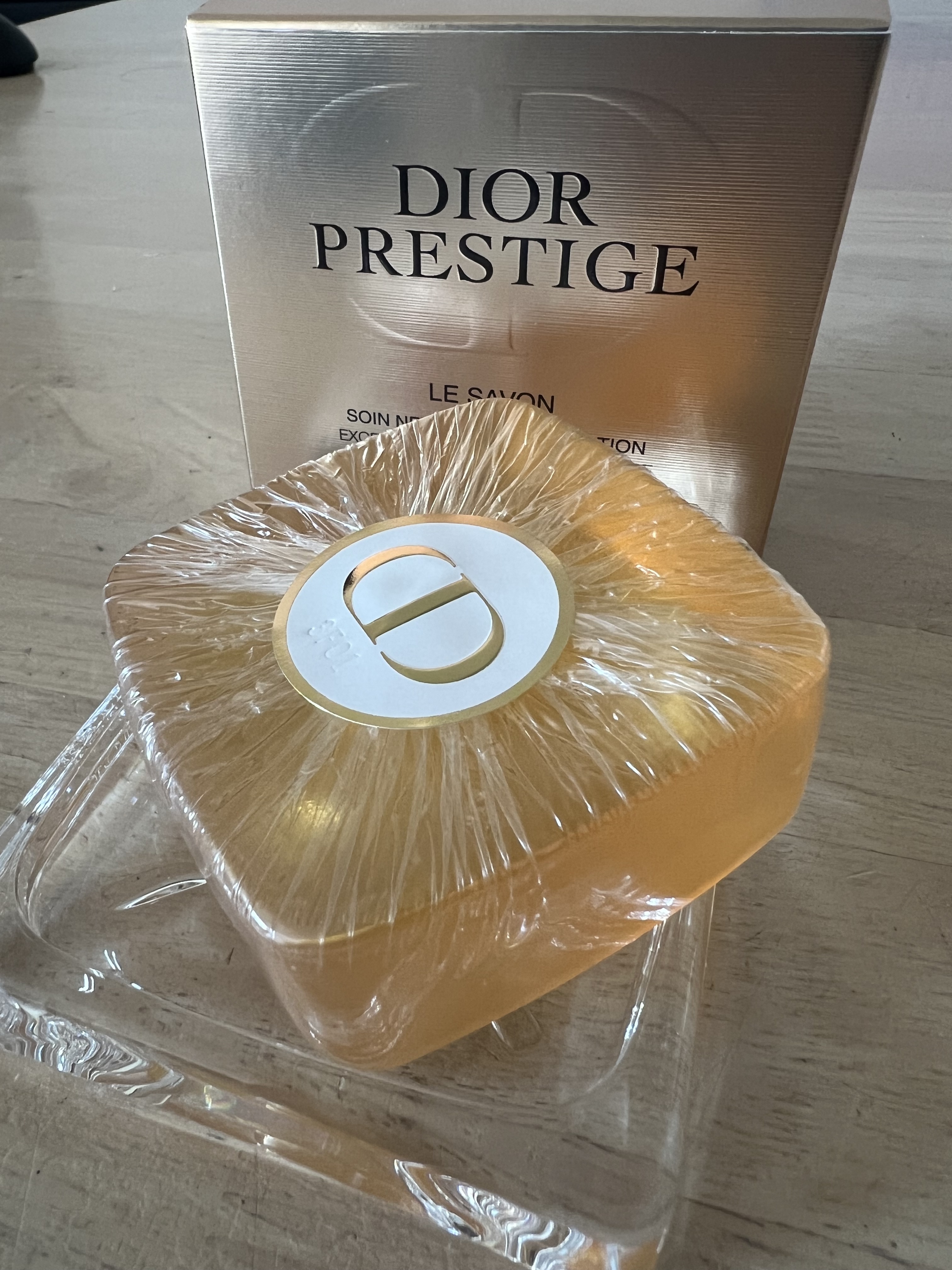 ディオール / プレステージ ル サヴォンの公式商品情報｜美容・化粧品