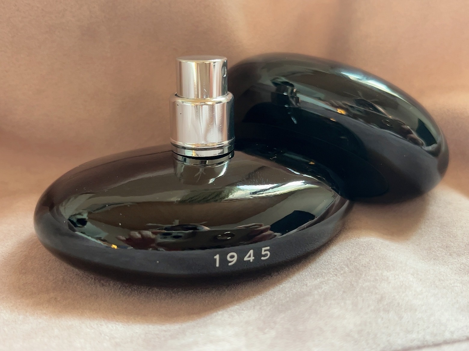 SHOLAYERED(ショーレイヤード) / 1945 オードトワレ ブラックの公式