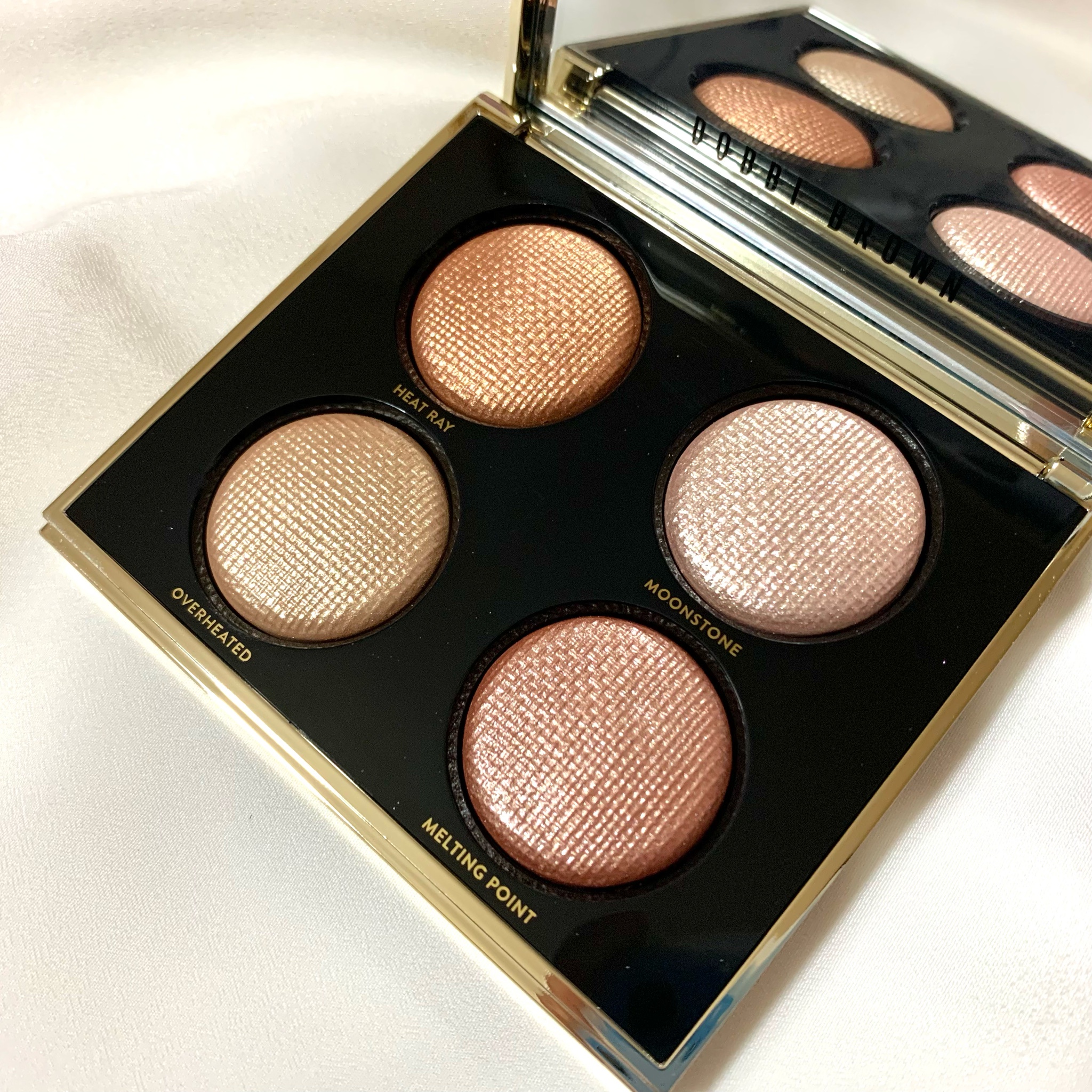 ボビイ ブラウン / リュクス トゥ トラベル アイシャドウ パレットの