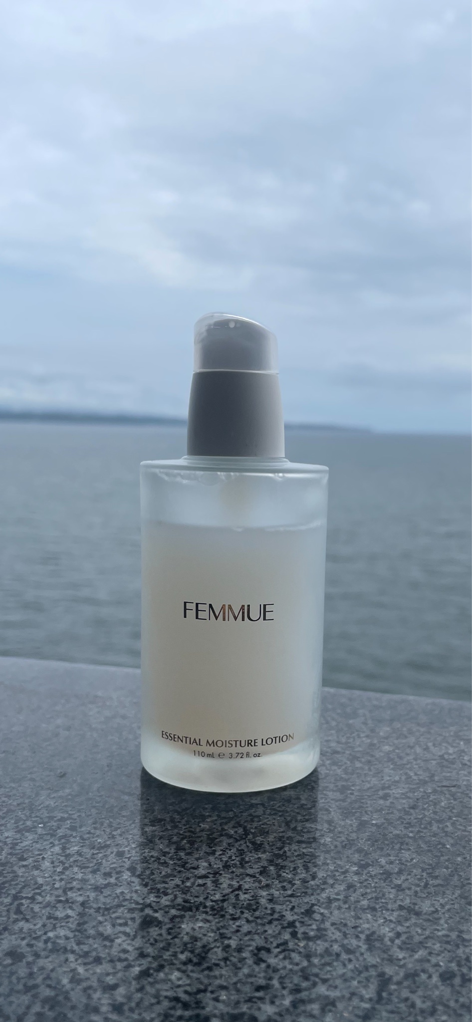 FEMMUE（ファミュ） / エッセンシャル モイスチャーローションの公式