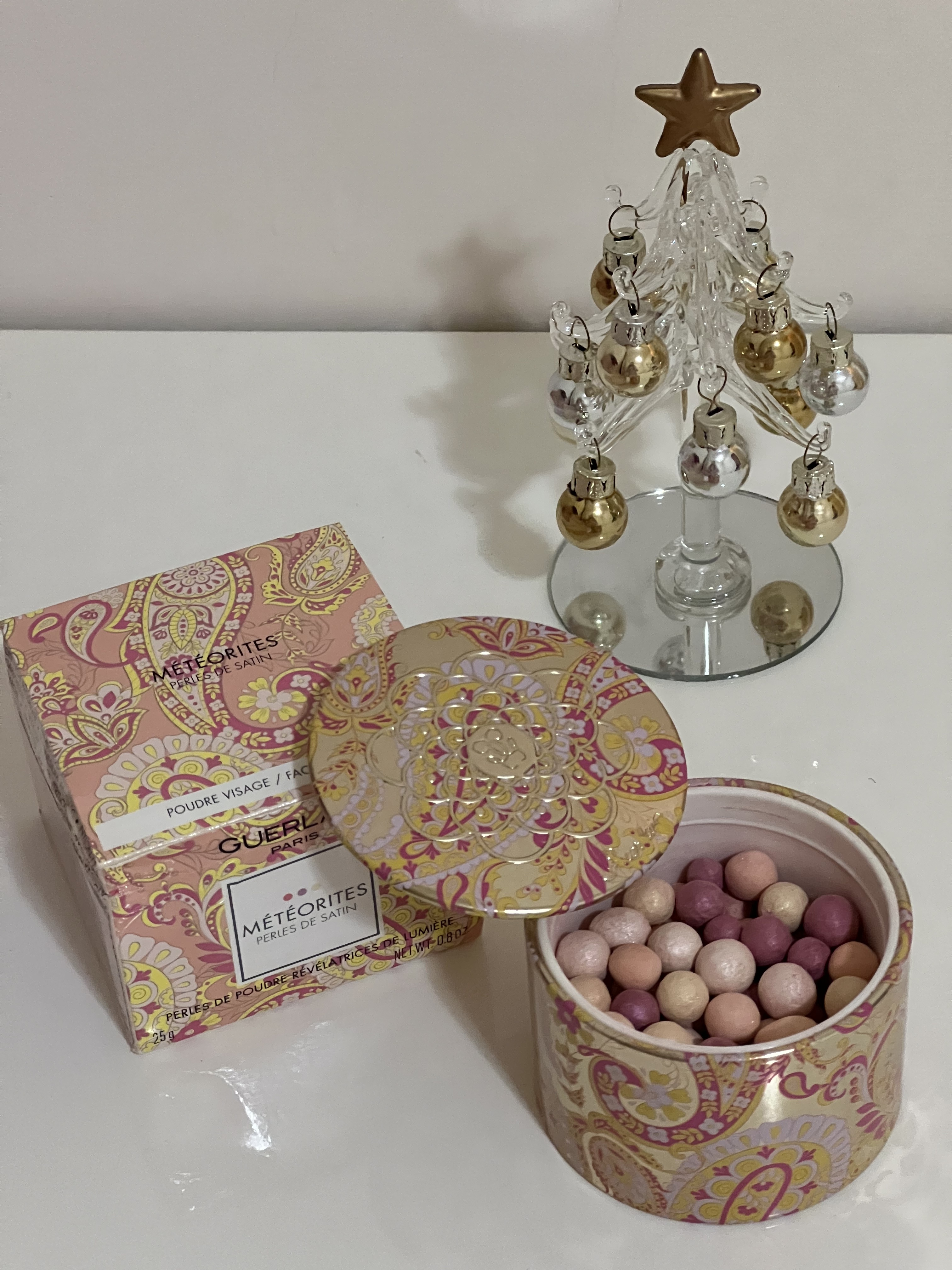 ゲラン / メテオリット ビーユ(旧) ペルル ドゥ サタンの公式商品情報