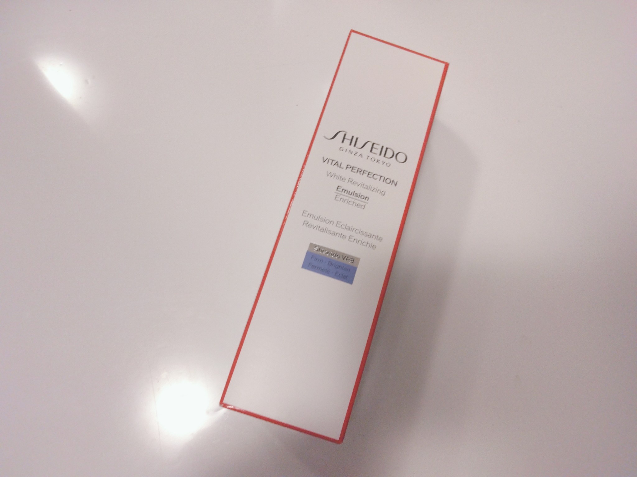 SHISEIDO / バイタルパーフェクション ホワイトRV エマルジョン