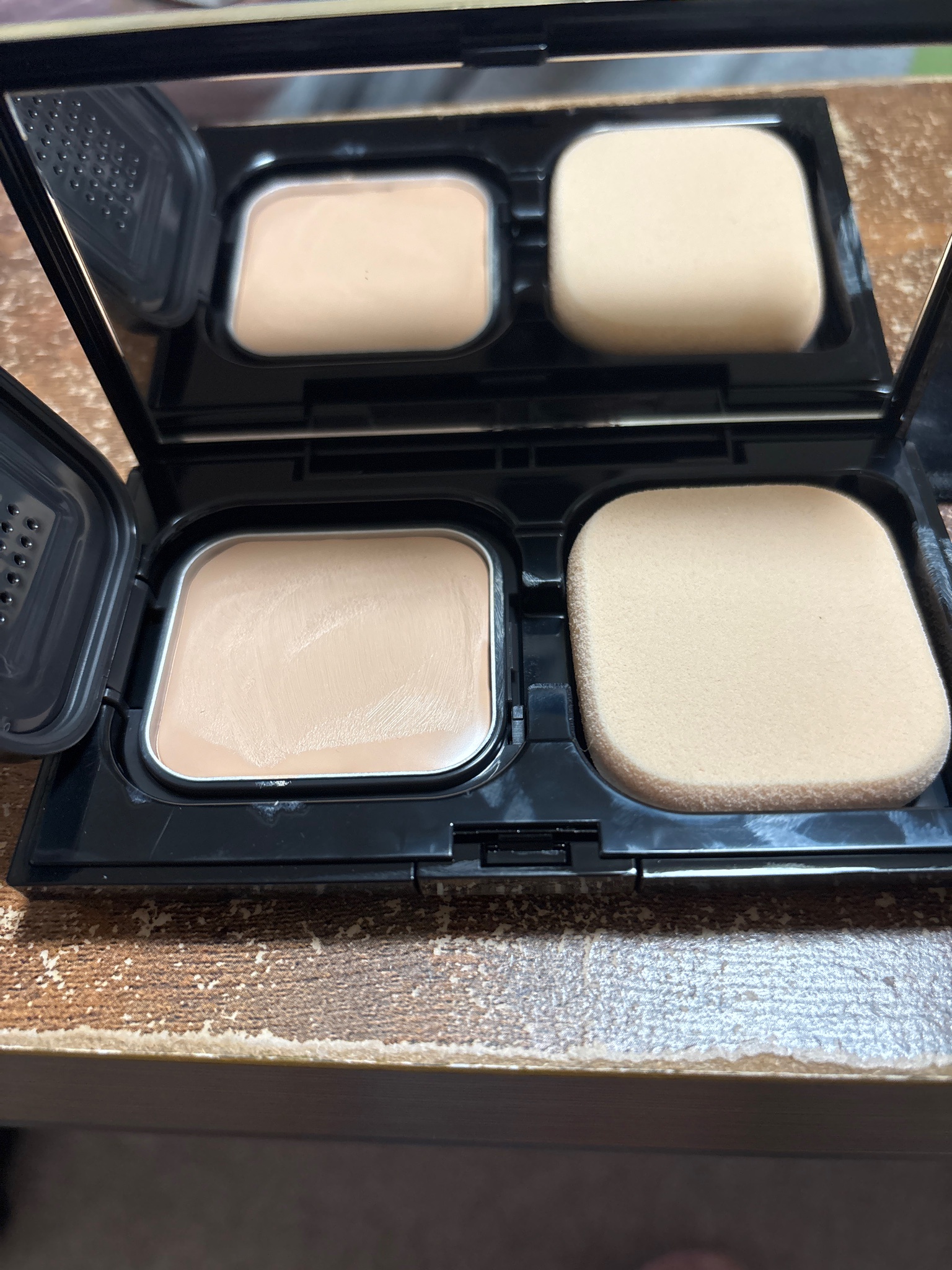 アルビオン / エクシア アンテリサンス エマルジョン ファンデーション