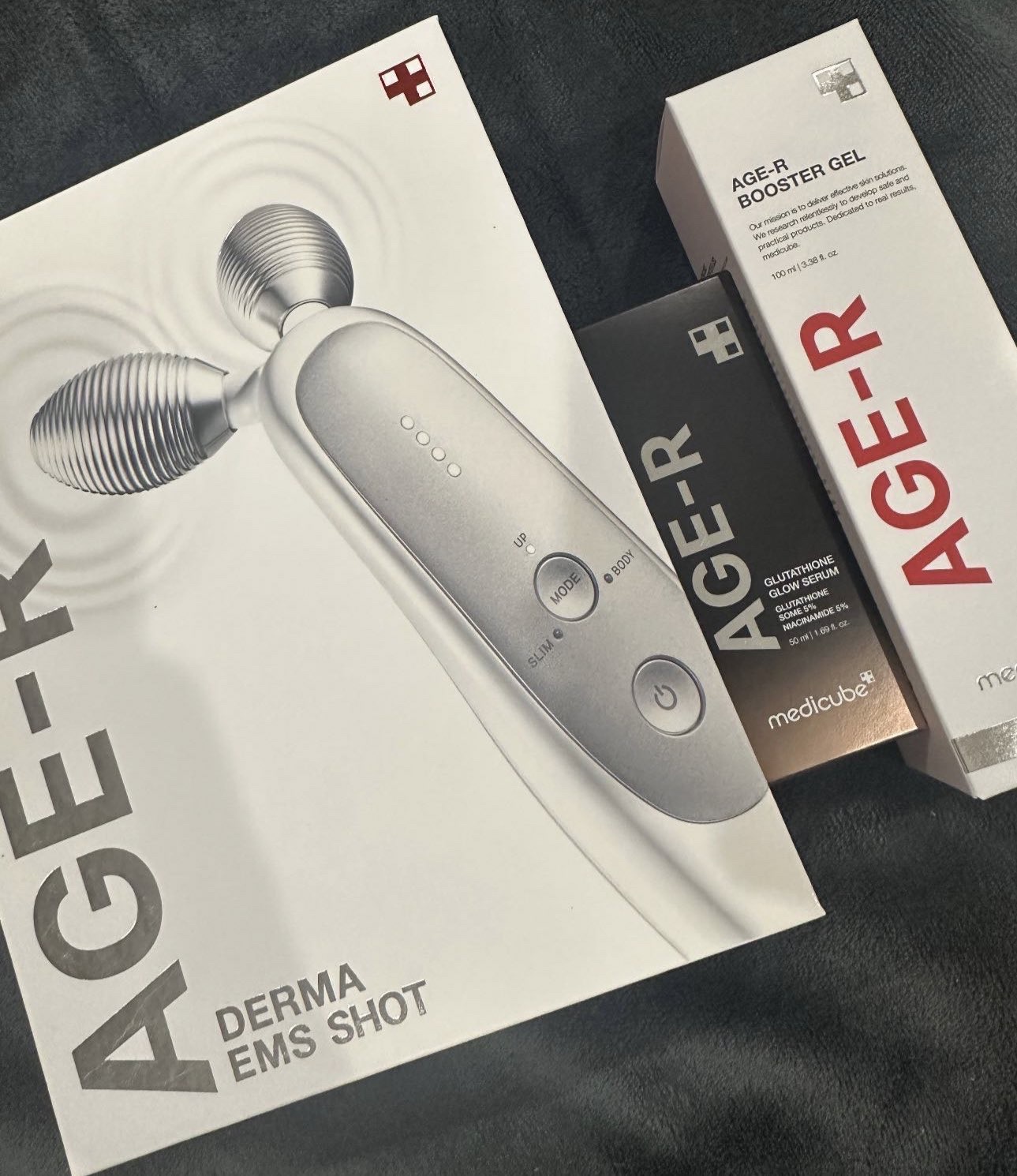 MEDICUBE(メディキューブ) / AGE-R EMSダーマショット ホワイトの公式