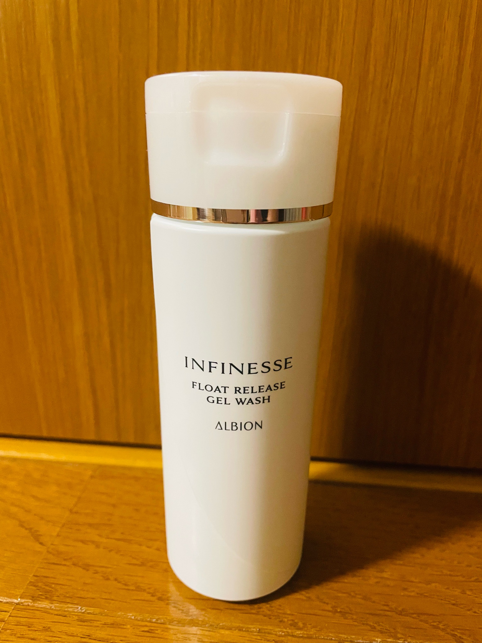 アルビオン / アンフィネス フロートリリース ジェルウォッシュの公式