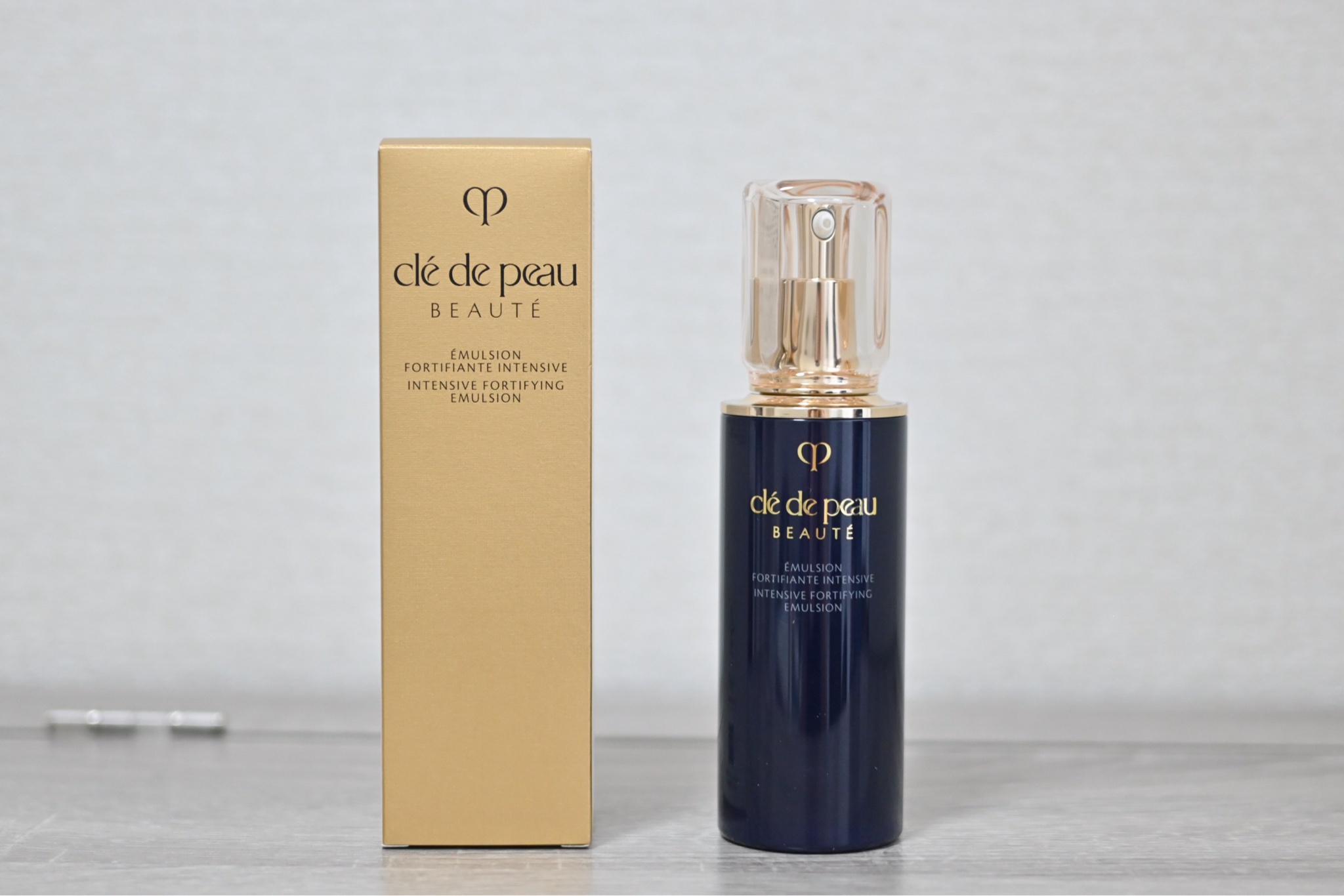 クレ・ド・ポー ボーテ / エマルションアンタンシヴn 本体の公式商品