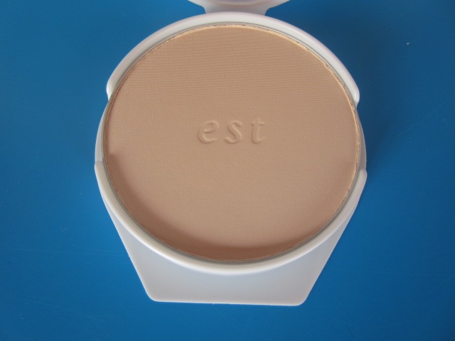 エスト / ブライトニング プレストパウダー ルーセントの公式商品情報