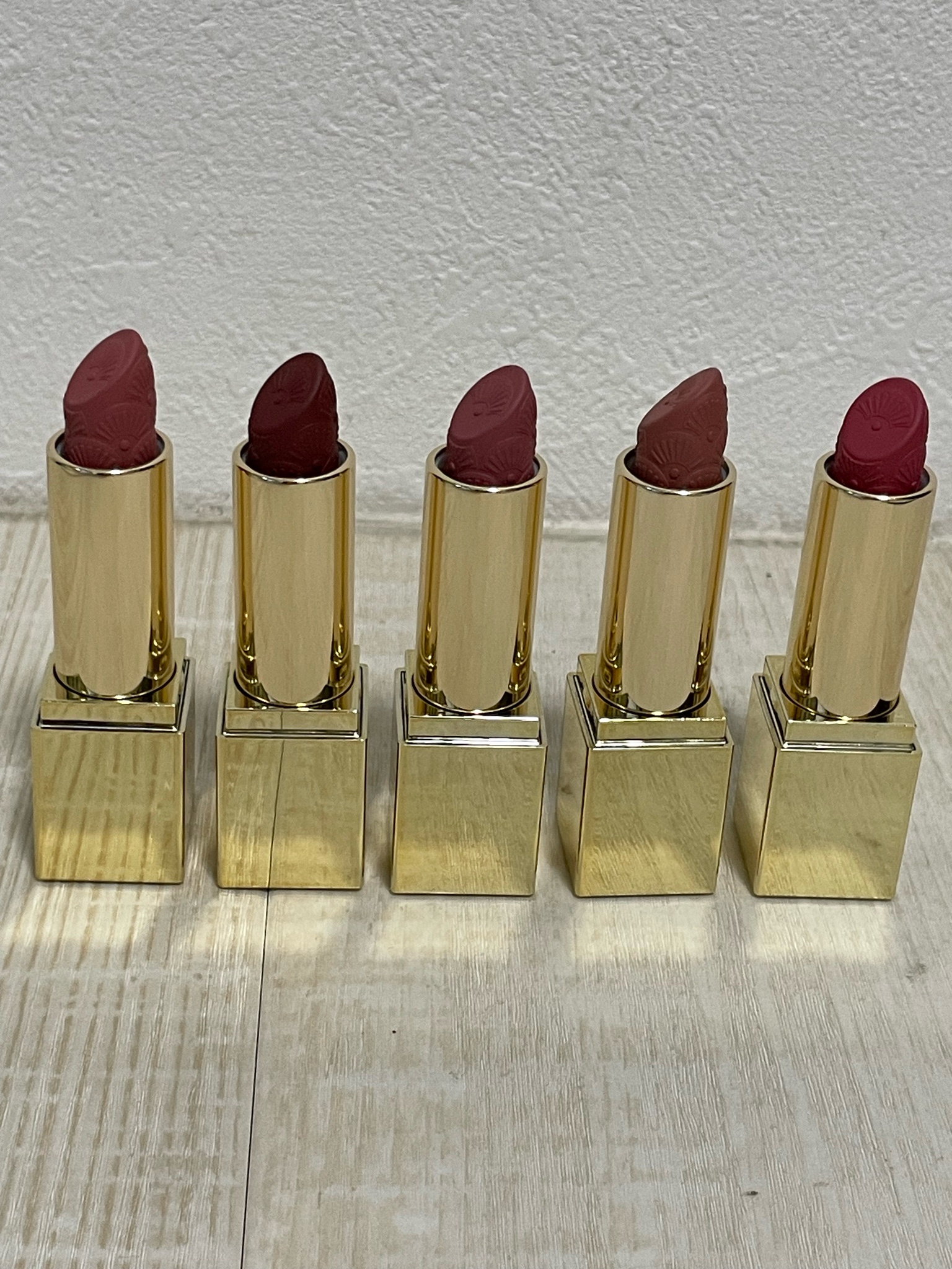 エスティ ローダー / マジカル イリュージョン リップスティック