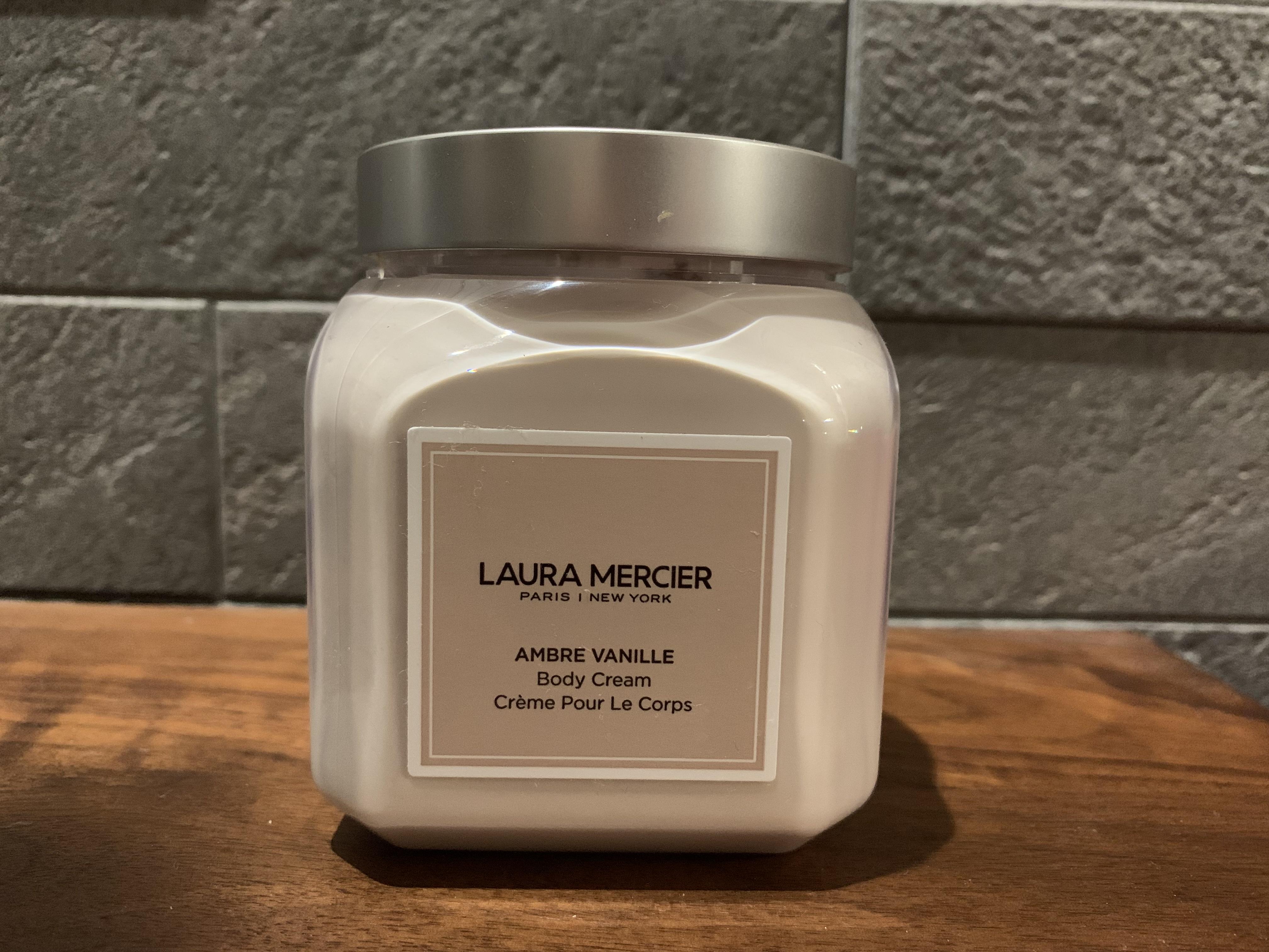 ローラ メルシエ / ホイップトボディクリーム アンバーバニラ 340gの