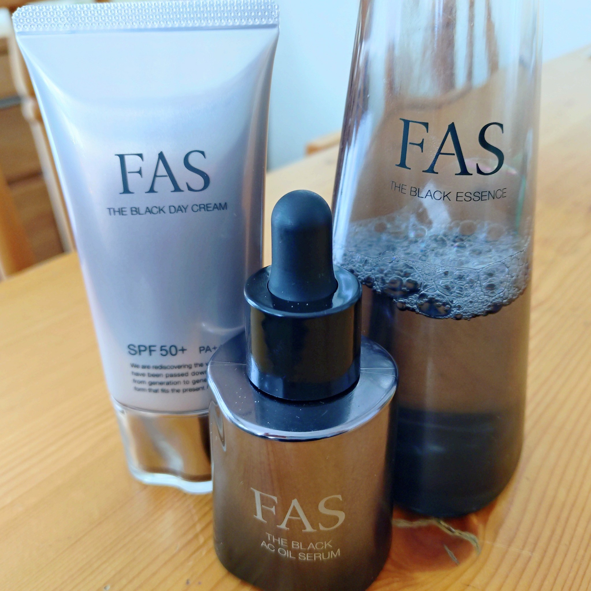 FAS / FAS ザ ブラック エーシーオイルセラムの公式商品情報｜美容