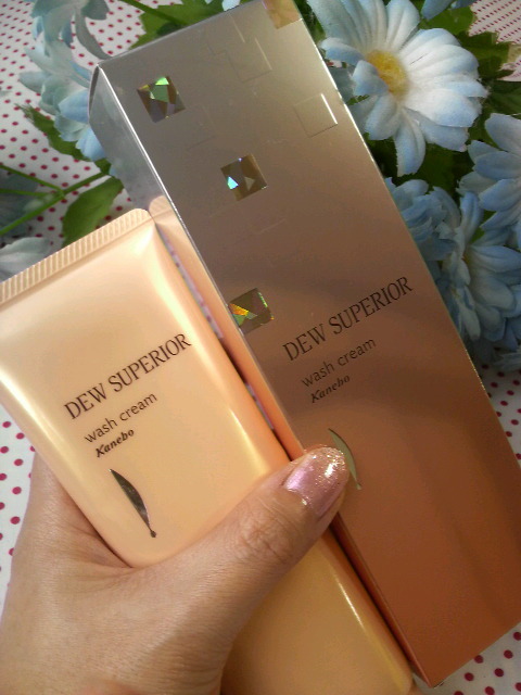 DEW / DEW スペリア ウォッシュクリームの公式商品情報｜美容・化粧品